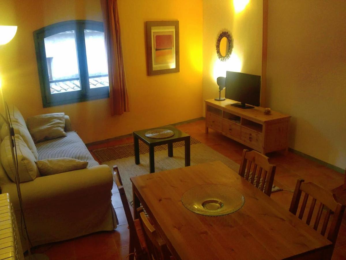 Apartamentos Saltarel-Lo Besalú Eksteriør billede